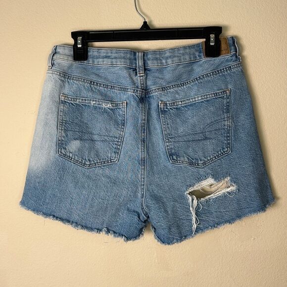 American Eagle Distressed Mom Shorts sz 10 - Picture 2 of 6